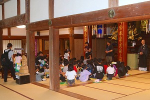 小学校三年生の市内めぐり