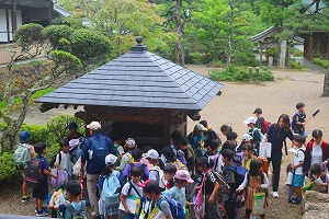 小学校三年生の市内めぐり