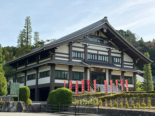 工事が完了した妙高閣
