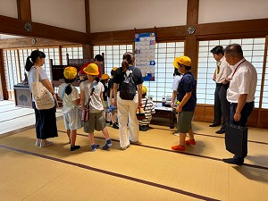 小学校三年生の市内めぐり