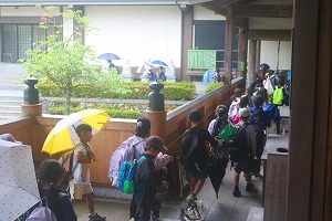 小学校三年生の市内めぐり